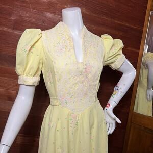 VINTAGE 70s Princess Puff Sleeve Dress Size 2 Queen Maxi Lace Floral Victorian